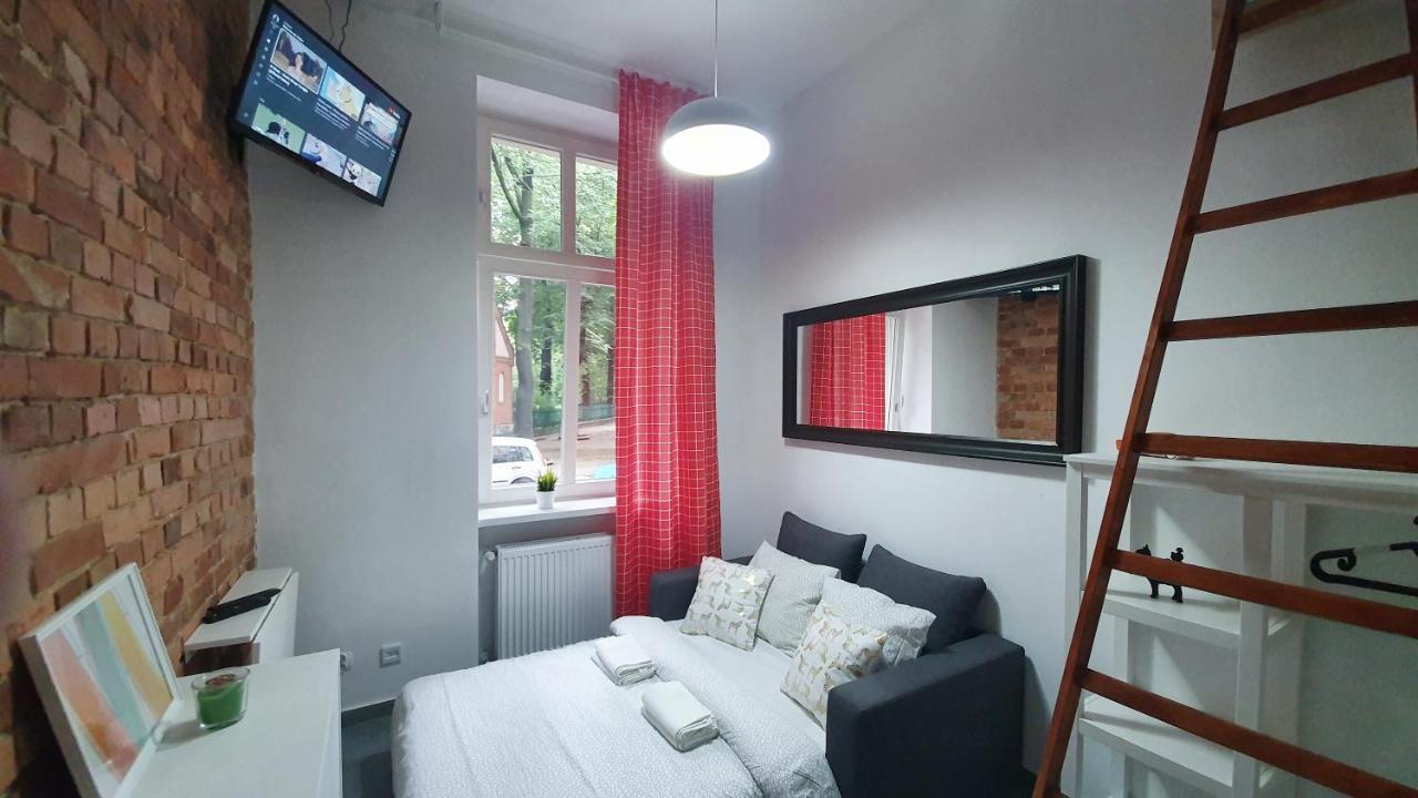 Pokoj Prywatny Ze Smarttv, Netflixem I Antresola Apartment Katowice Exterior photo